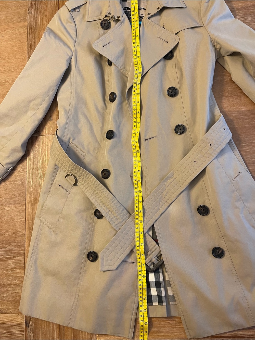 Authentic Burberry Beige Double-Breasted Trench Coat - Picture 13 of 14